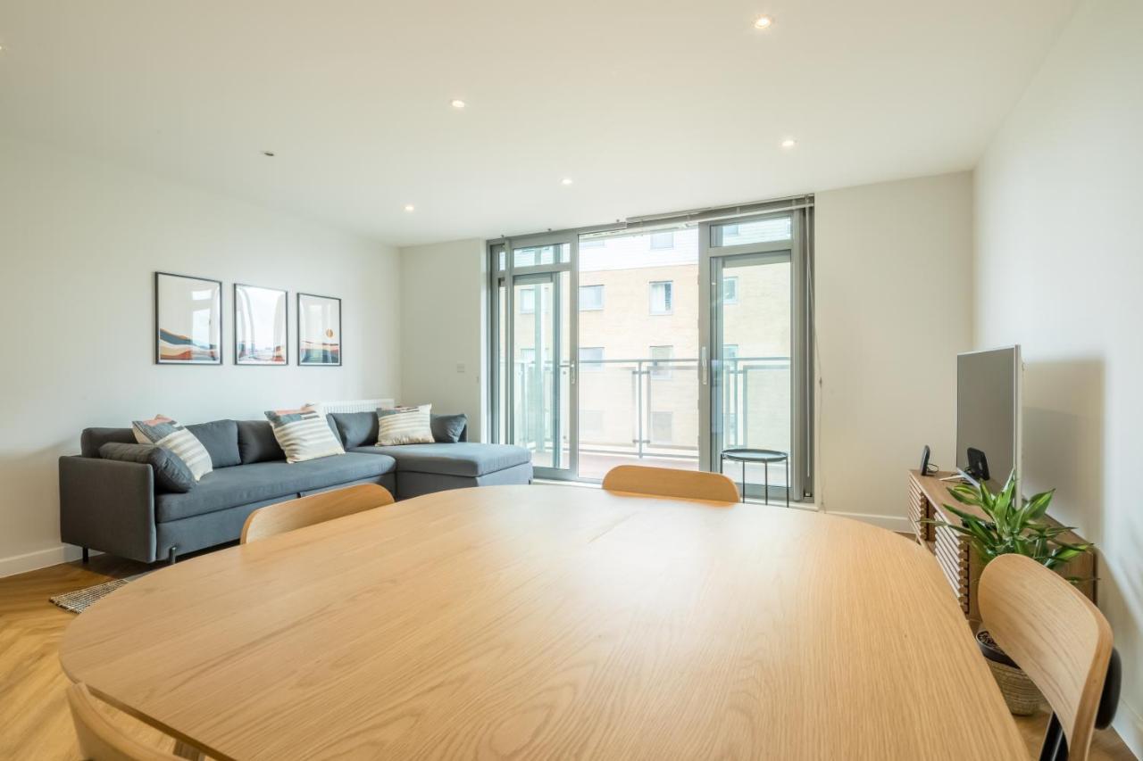 Executive 2Br Apartment Next To Station + Parking Cambridge Zewnętrze zdjęcie