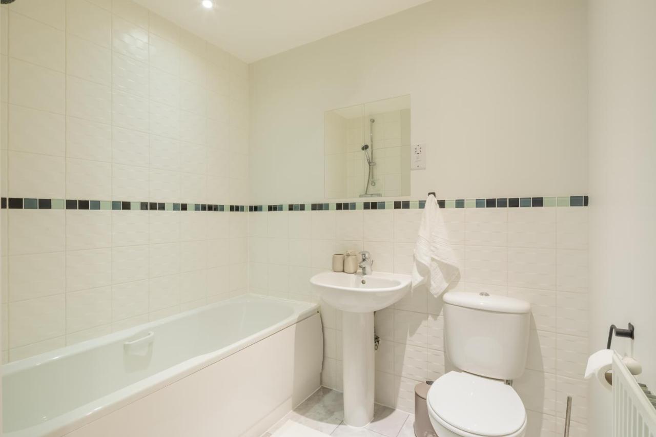 Executive 2Br Apartment Next To Station + Parking Cambridge Zewnętrze zdjęcie