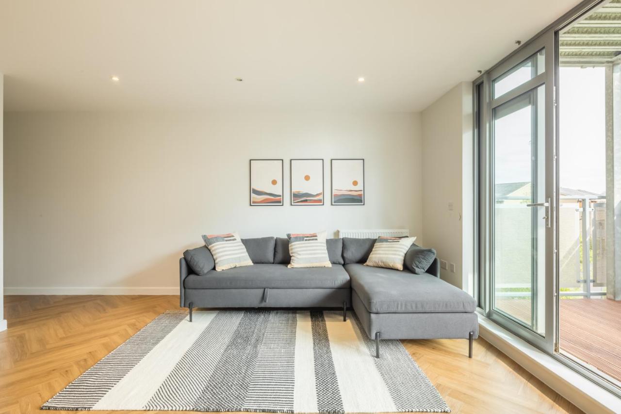 Executive 2Br Apartment Next To Station + Parking Cambridge Zewnętrze zdjęcie