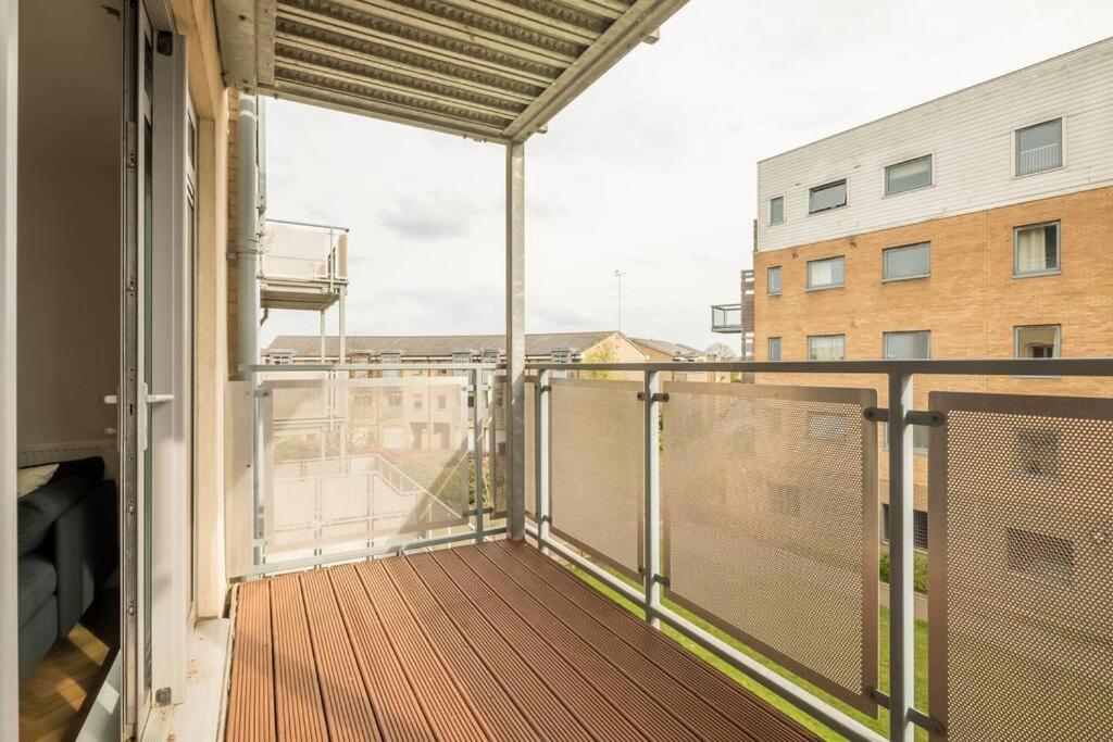 Executive 2Br Apartment Next To Station + Parking Cambridge Zewnętrze zdjęcie