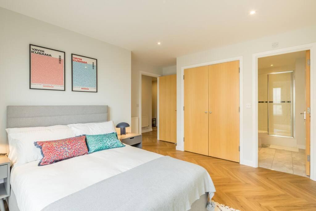 Executive 2Br Apartment Next To Station + Parking Cambridge Zewnętrze zdjęcie